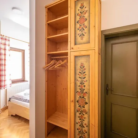 Berghi And クランスカゴーラ