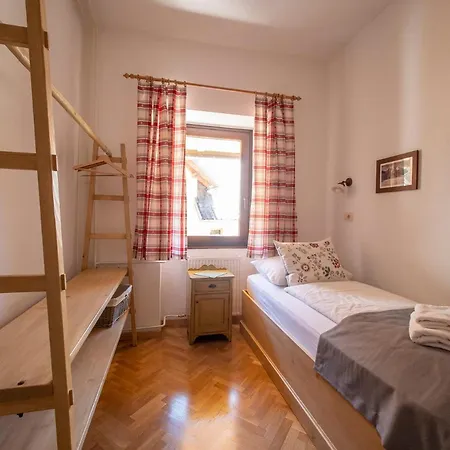 Hotel apartamentowy Berghi And Kranjska Gora