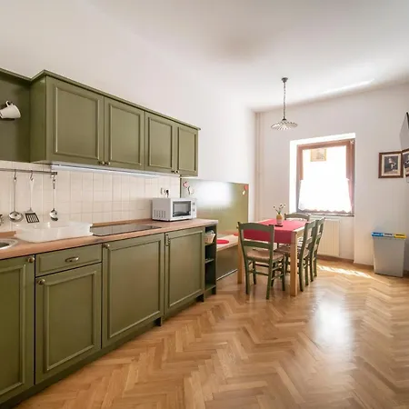 Berghi And Aparthotel