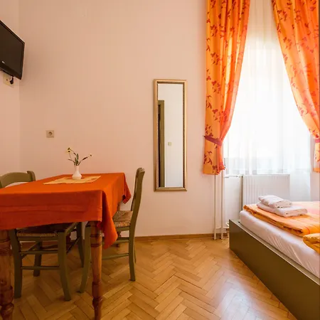Berghi And Hotel apartamentowy 3*