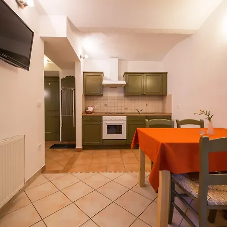 Berghi And 아파트호텔