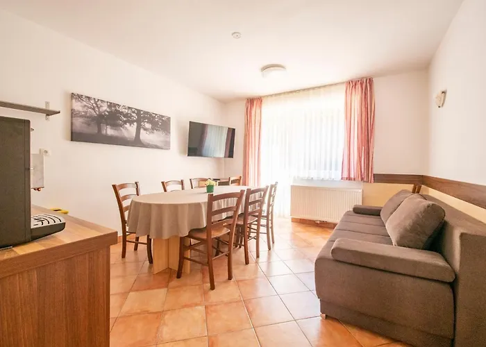 Berghi Hotel&apartments 3*